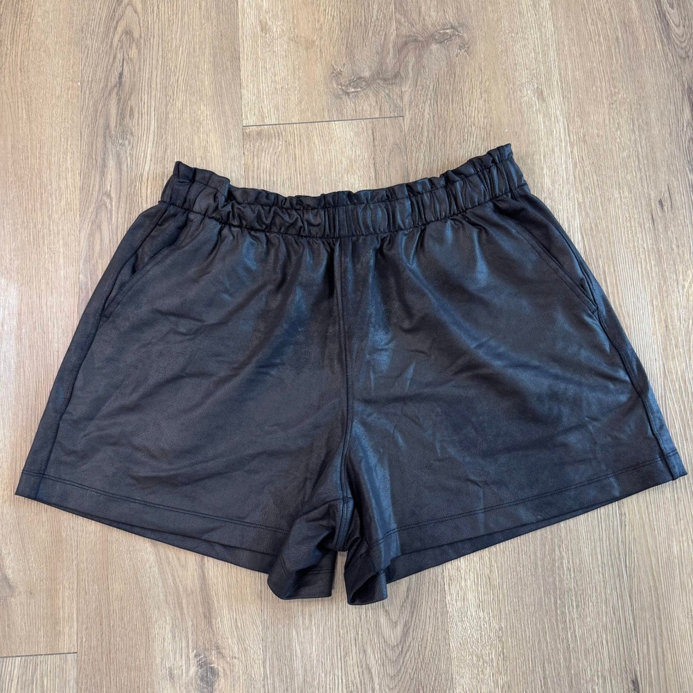 Athleta Gleam Shorts Black Faux Leather High Rise Elastic Waist Shorts Sz Medium